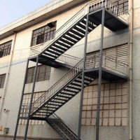 通州钢结构公司哪里好厂家_福鑫腾达彩钢钢构工程承包钢结构楼梯