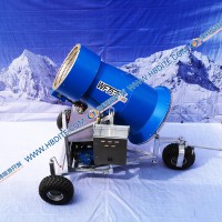 人工造雪机助力滑雪场、推广大众冰雪运动