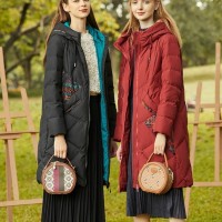 深圳原创设计师品牌宝莱羽绒服民族风女式外套羽绒服走份批发