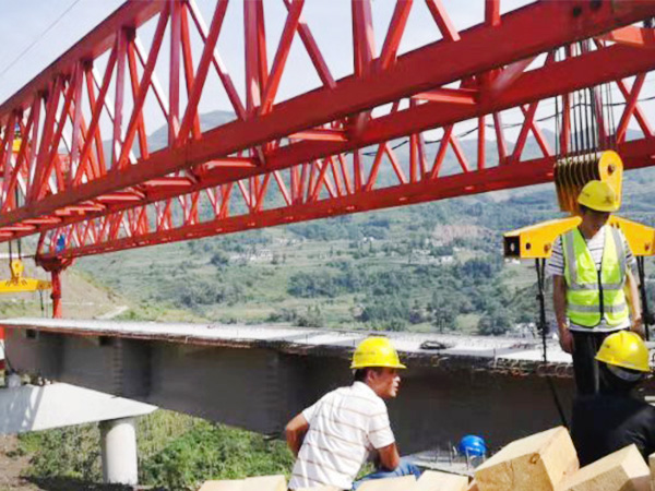 贵州遵义架桥机公司100吨运架一体架桥机