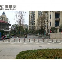 武汉钢精灵路桩 不锈钢防撞路桩 固定式路桩价格