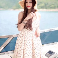 温碧霞IRENENA服装品牌夏季吊带碎花公主裙户外休闲连衣裙