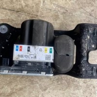 宝马X7 G07打气泵 减震器 半轴 下摆臂 差速器 轴承