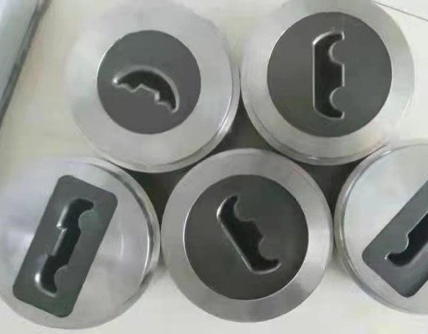 河北任丘銘威硬質(zhì)合金模具