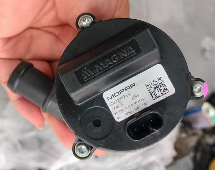 大指挥官K8 指南者M4 自由光2.0T电子水泵